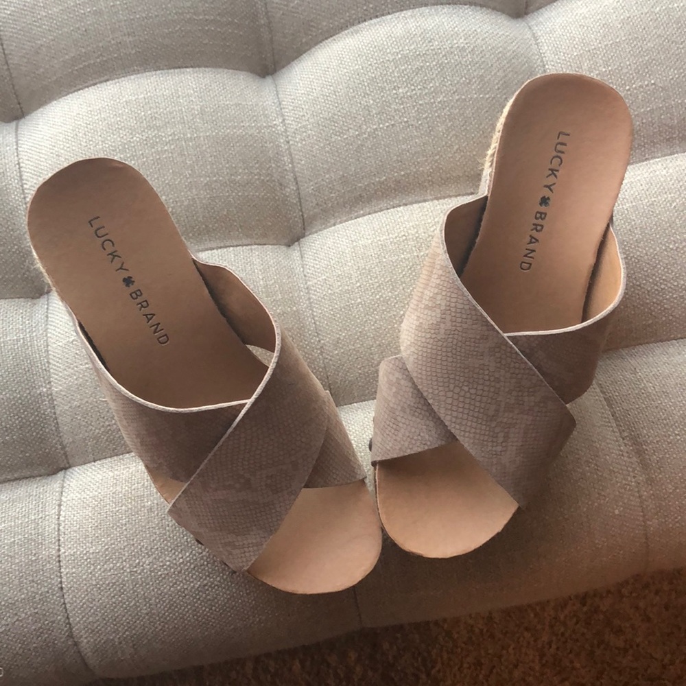 Lucky brand wedge sandals